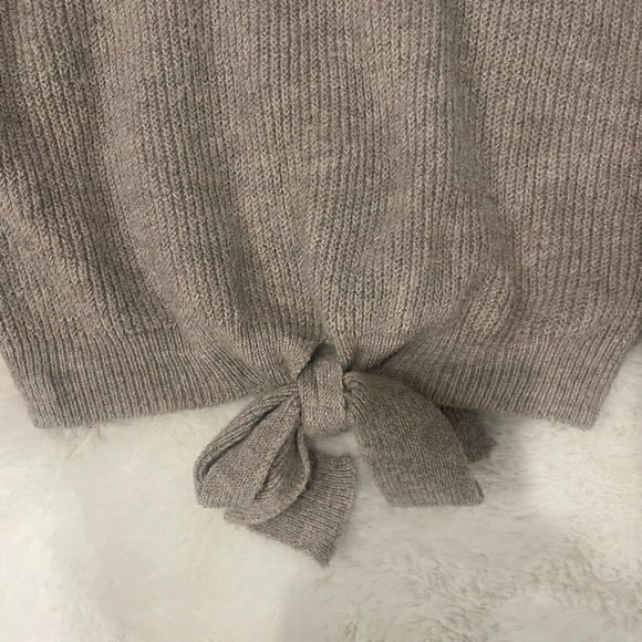 Tan Bow Sweater - Picture 2 of 4